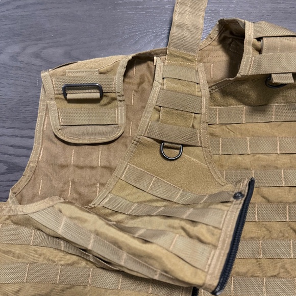 new Men’s‎ bulletproof Coyote Brown vest Size L Made In USA - Picture 2 of 6